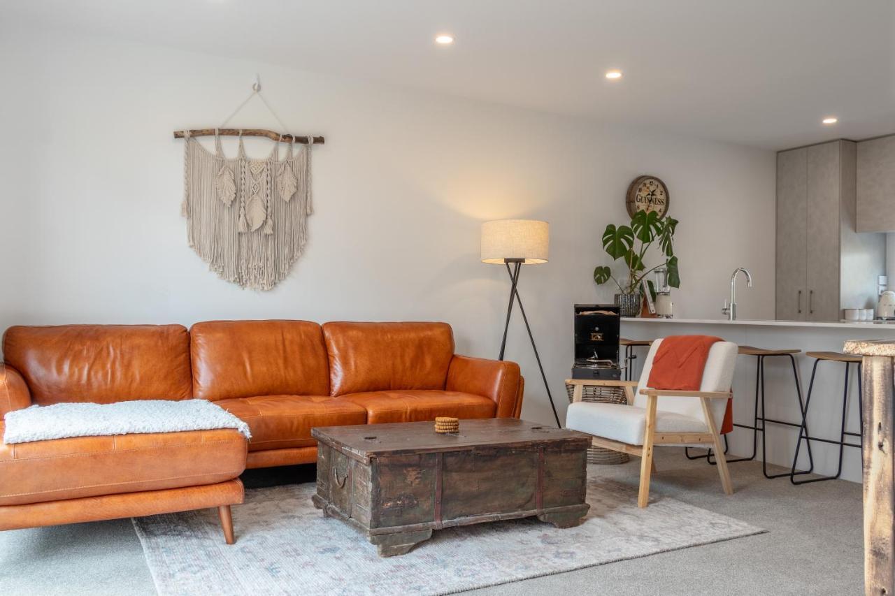 Cozy Retreat With Hot Tub Leilighet Christchurch Eksteriør bilde