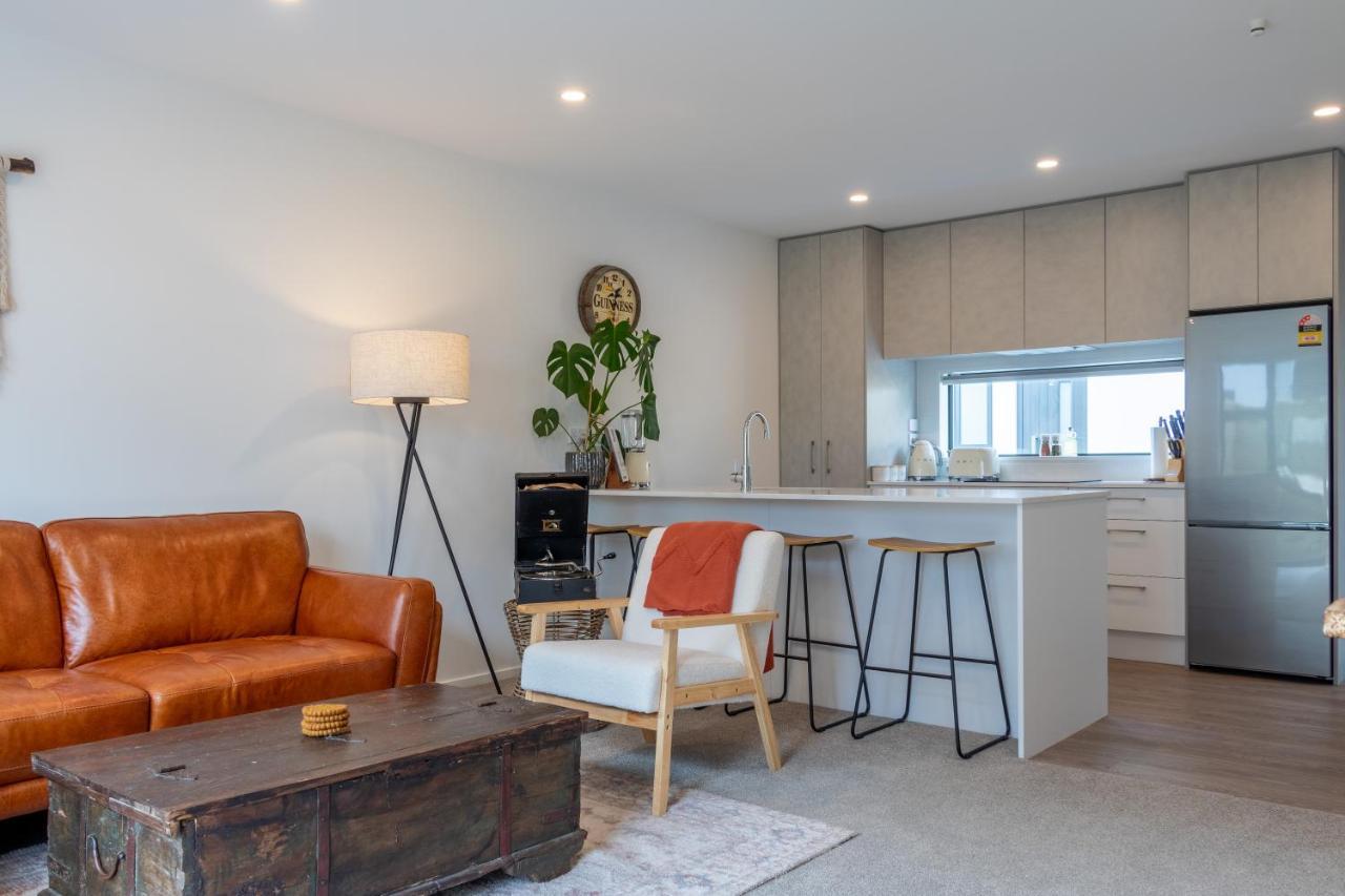 Cozy Retreat With Hot Tub Leilighet Christchurch Eksteriør bilde
