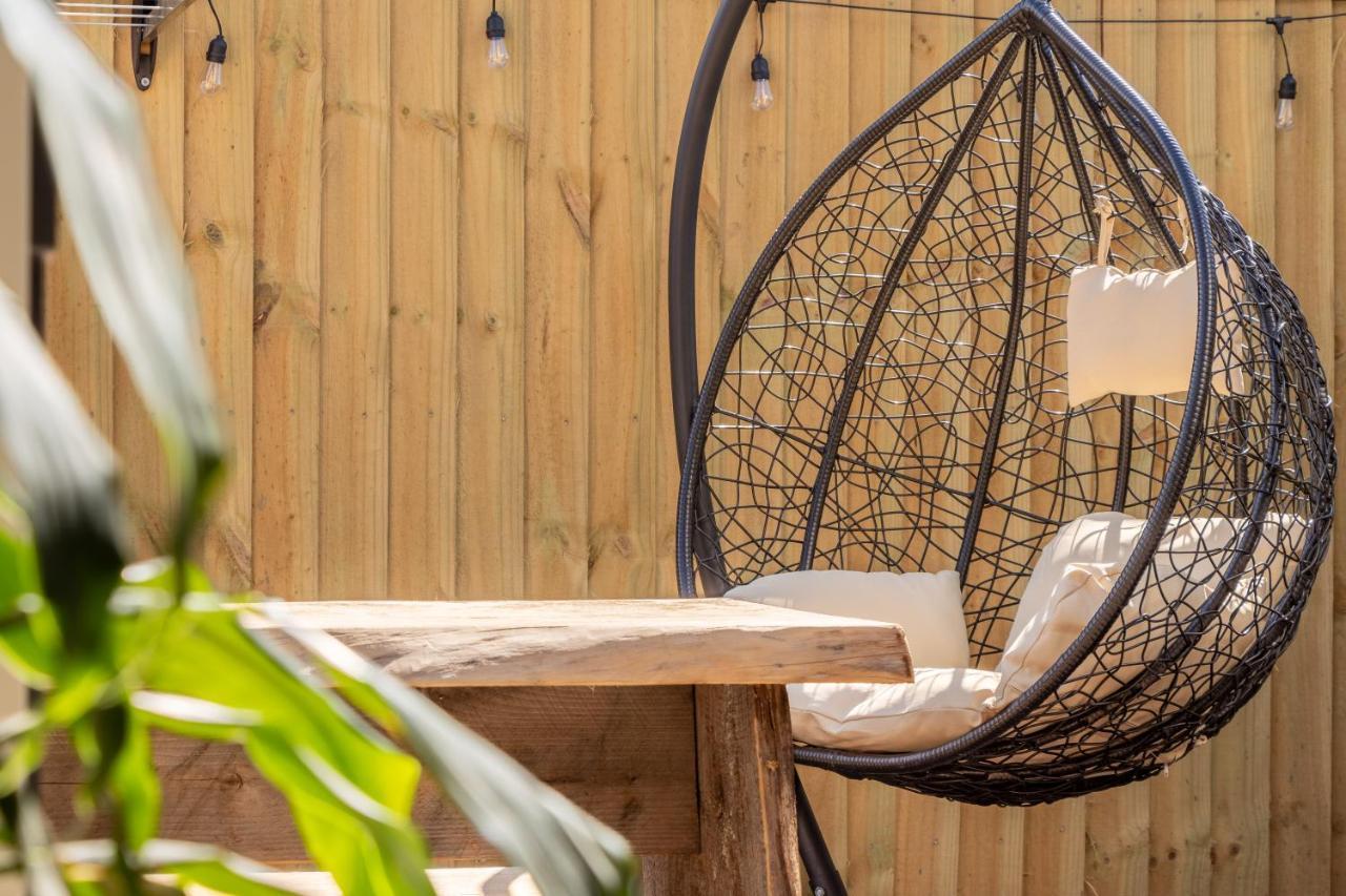 Cozy Retreat With Hot Tub Leilighet Christchurch Eksteriør bilde